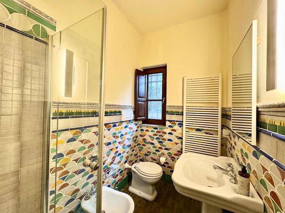 Villa Castiglione Family Room, Garden View 5