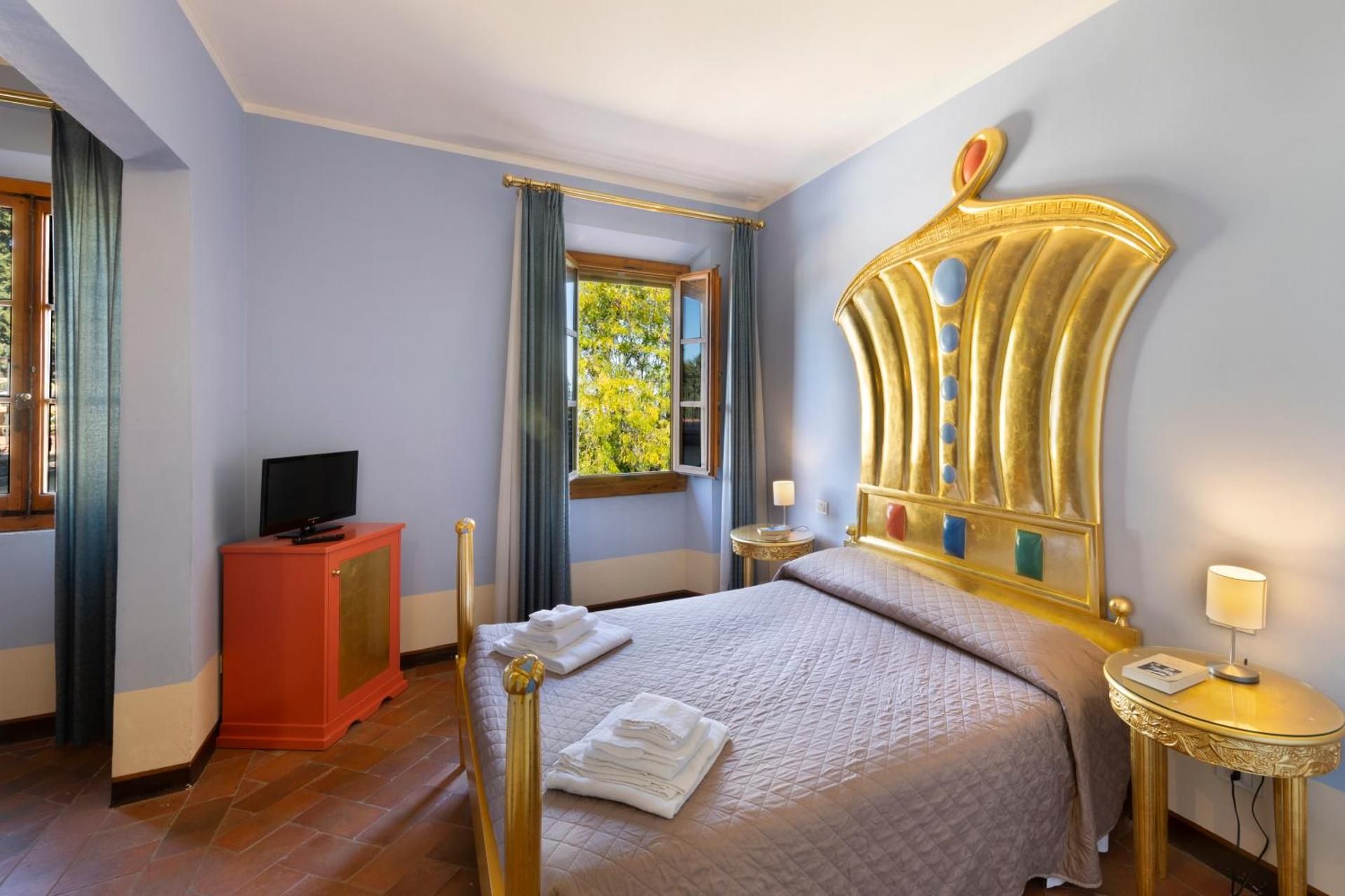 Comfort Double Room with Hills View 
