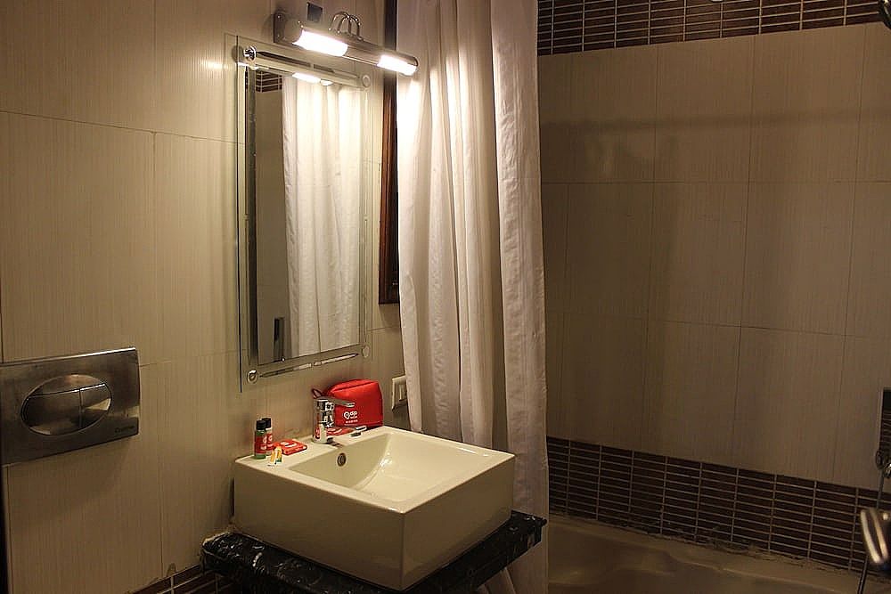 OYO 559 Hotel Kastor International Standard Room 11