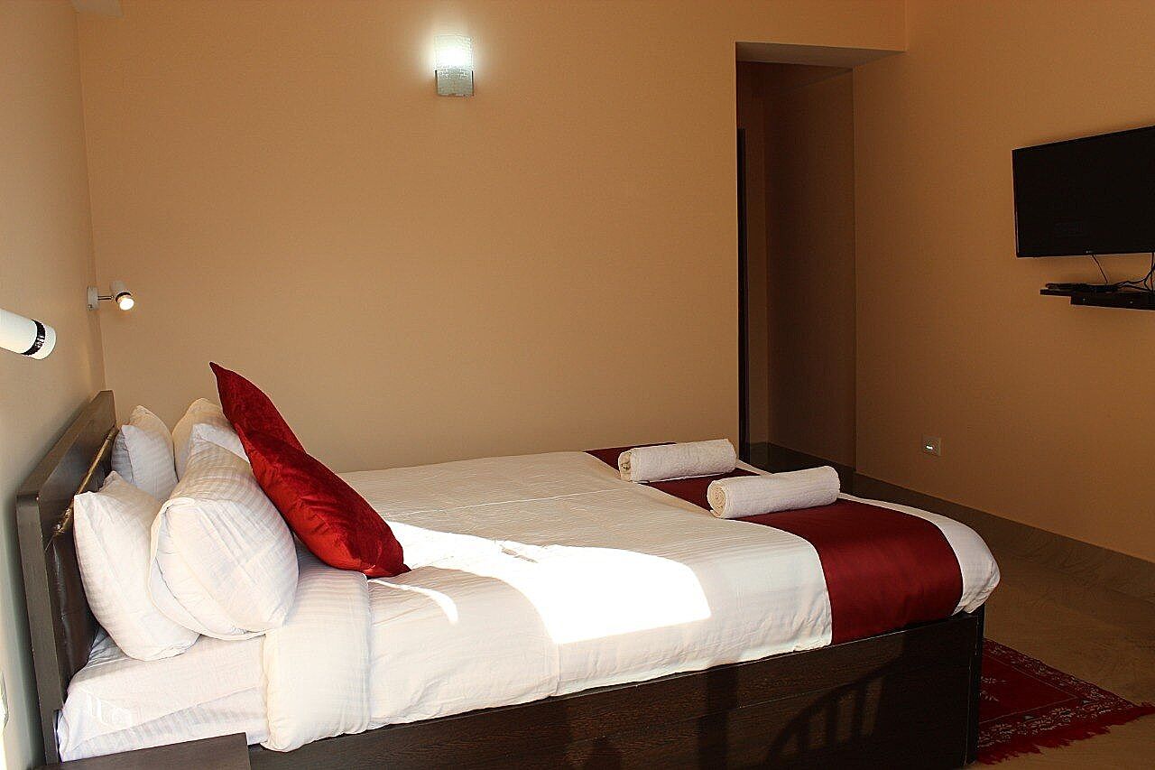 The Bankhim Residency Comfort Queen With Mountain view 8
