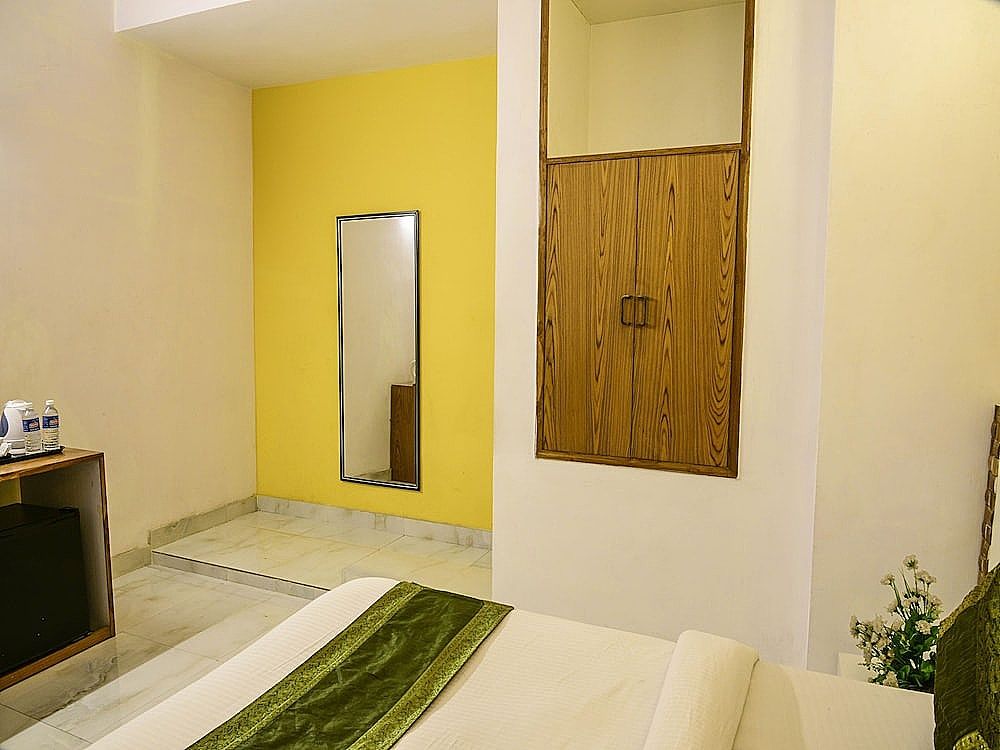 Treebo All Heavens Standard Room, 1 King Bed 11