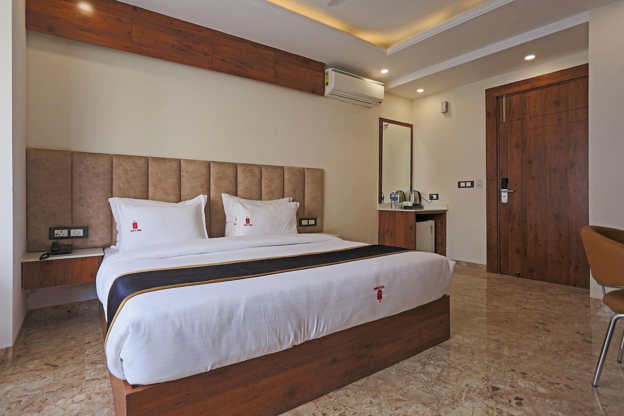 undefined Hotel Deluxe Stay Inn 7