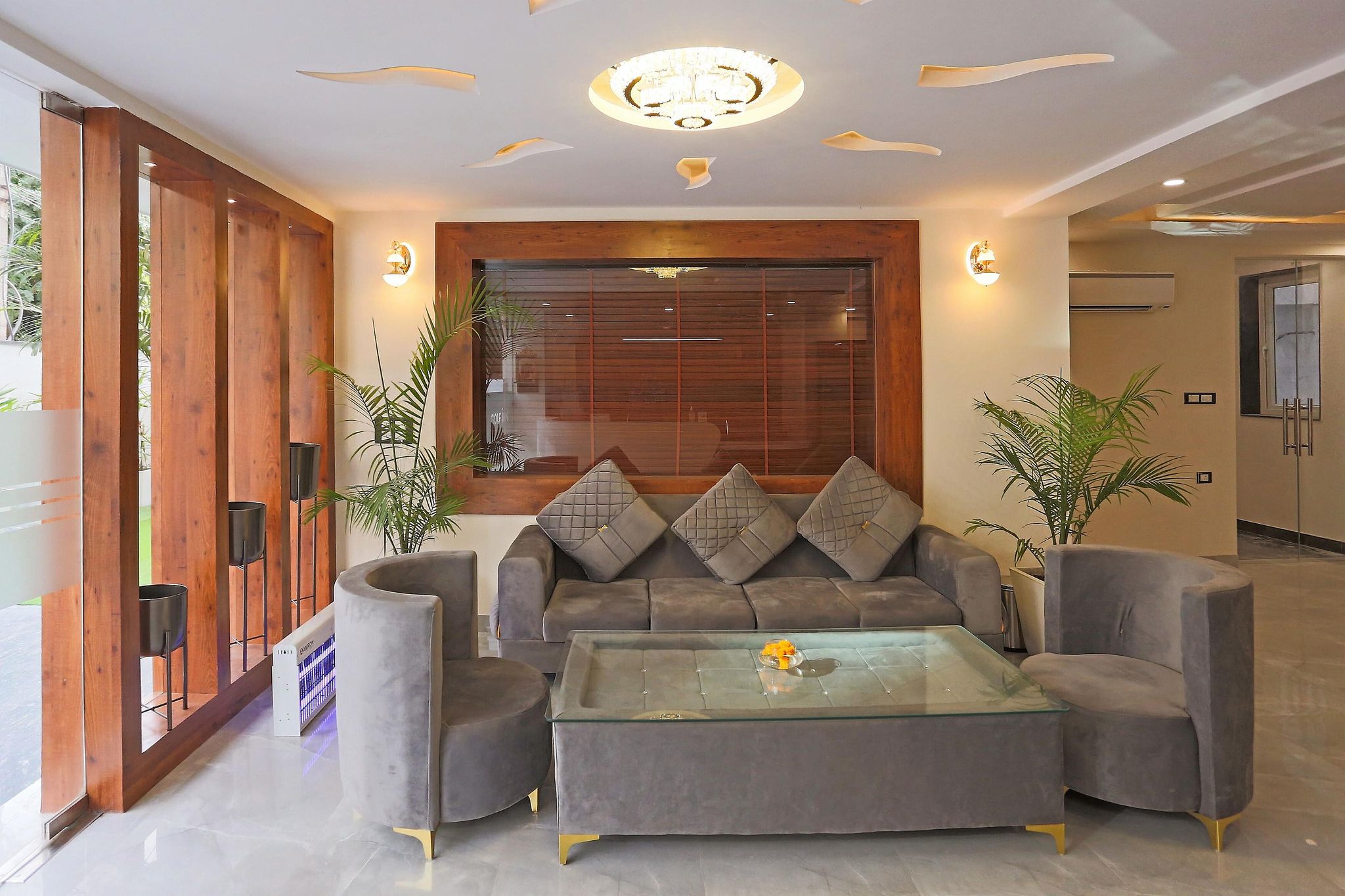 undefined Hotel Deluxe Stay Inn 2