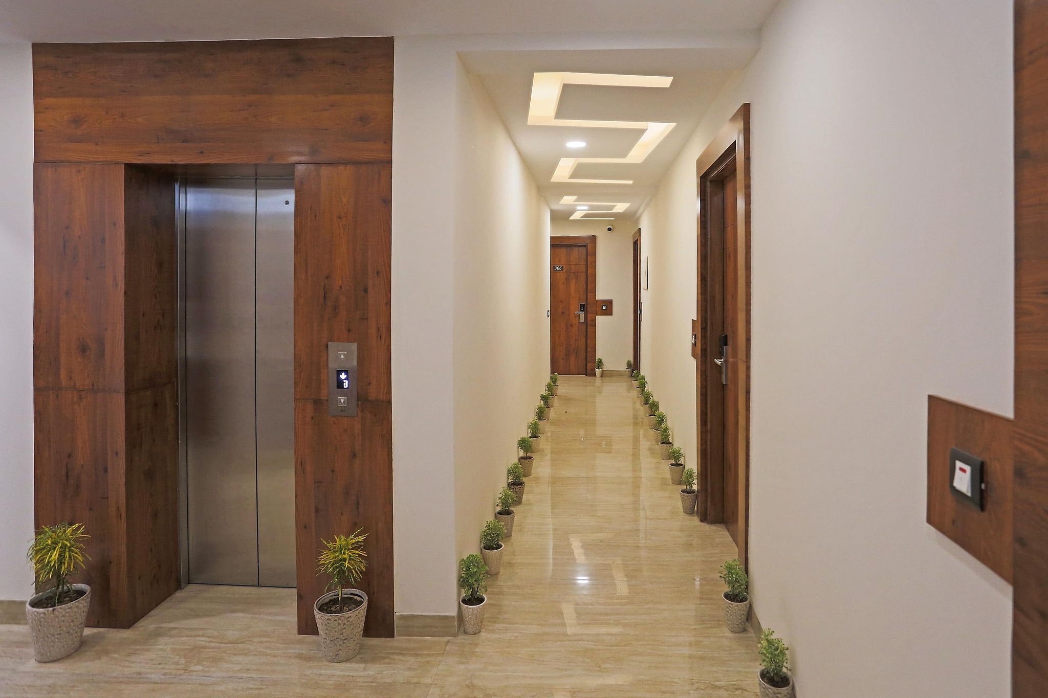 undefined Hotel Deluxe Stay Inn 3