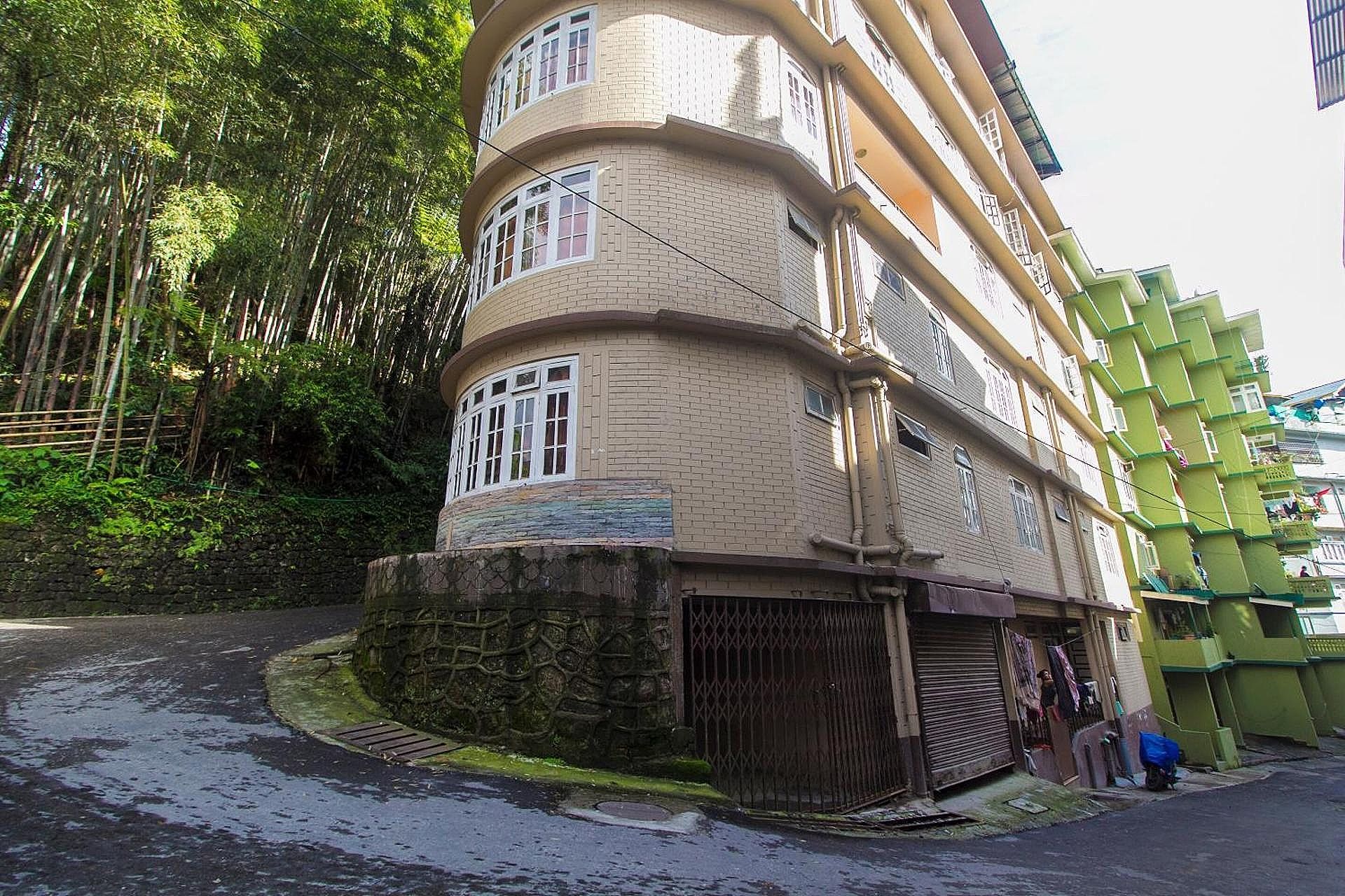 undefined FabHotel Lemon Seed 3