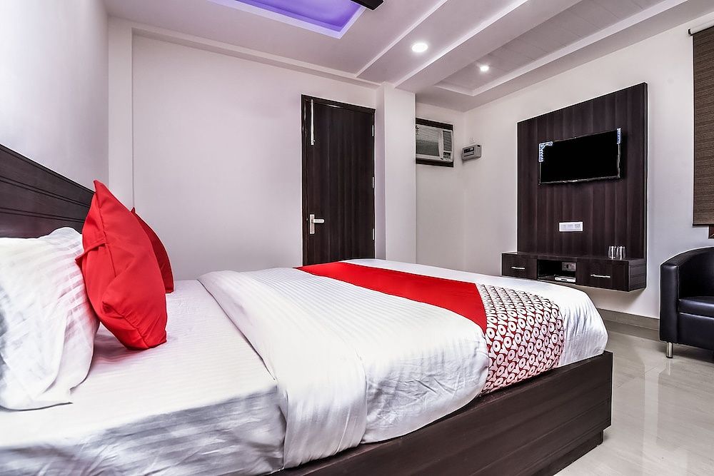 OYO 24236 Q Hotel Double or Twin Room 15