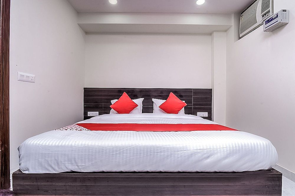 undefined OYO 24236 Q Hotel 10