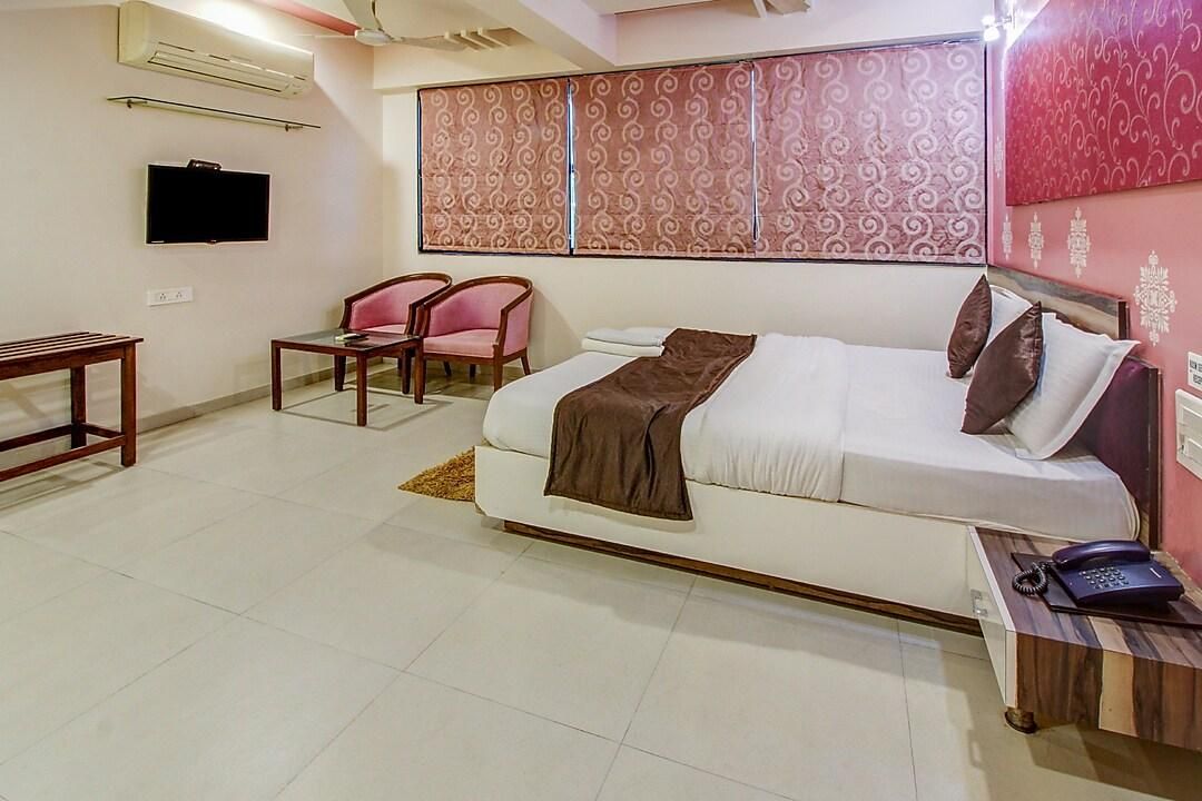 undefined Hotel Middle Town 10