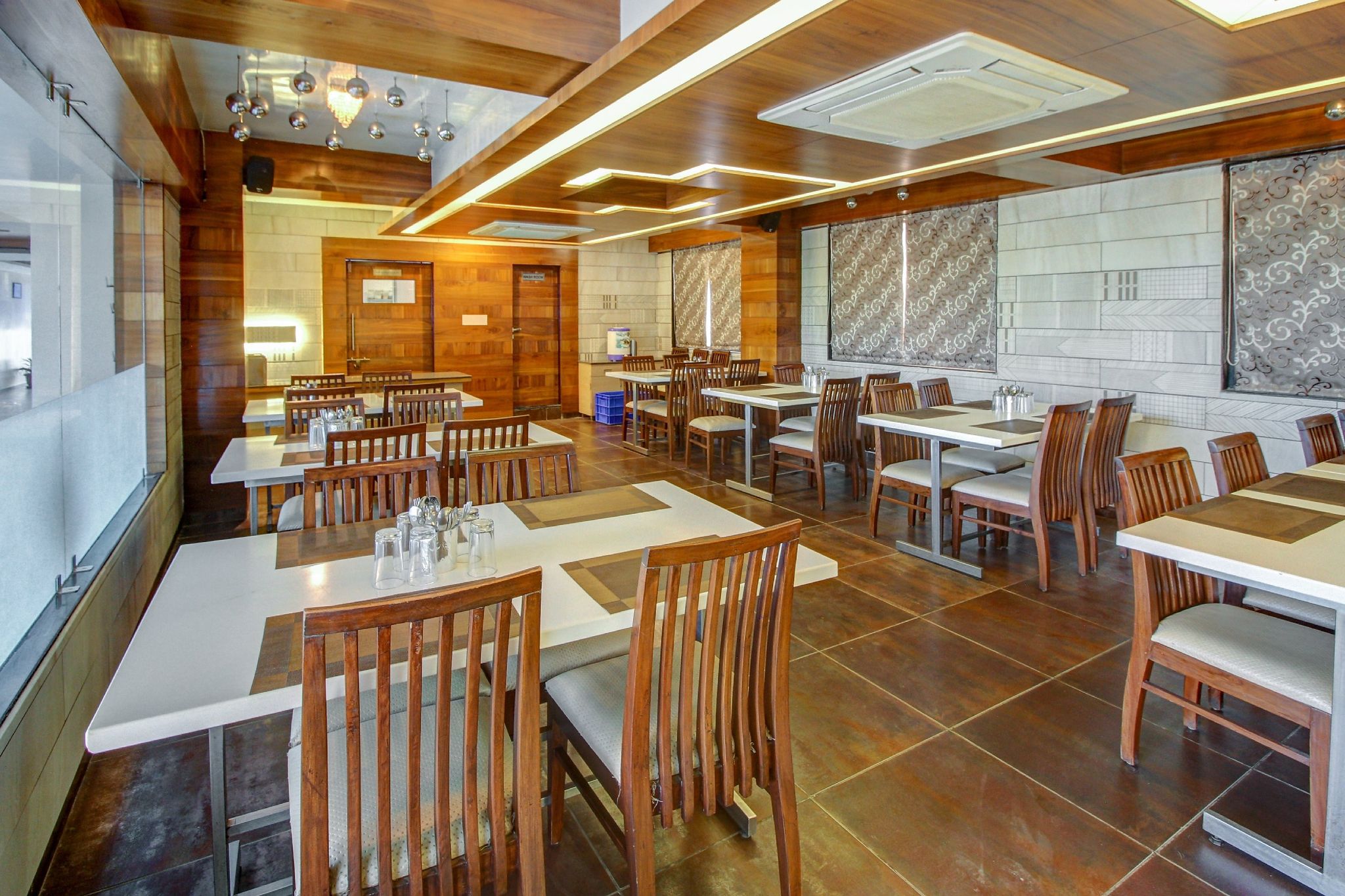Food & Dining