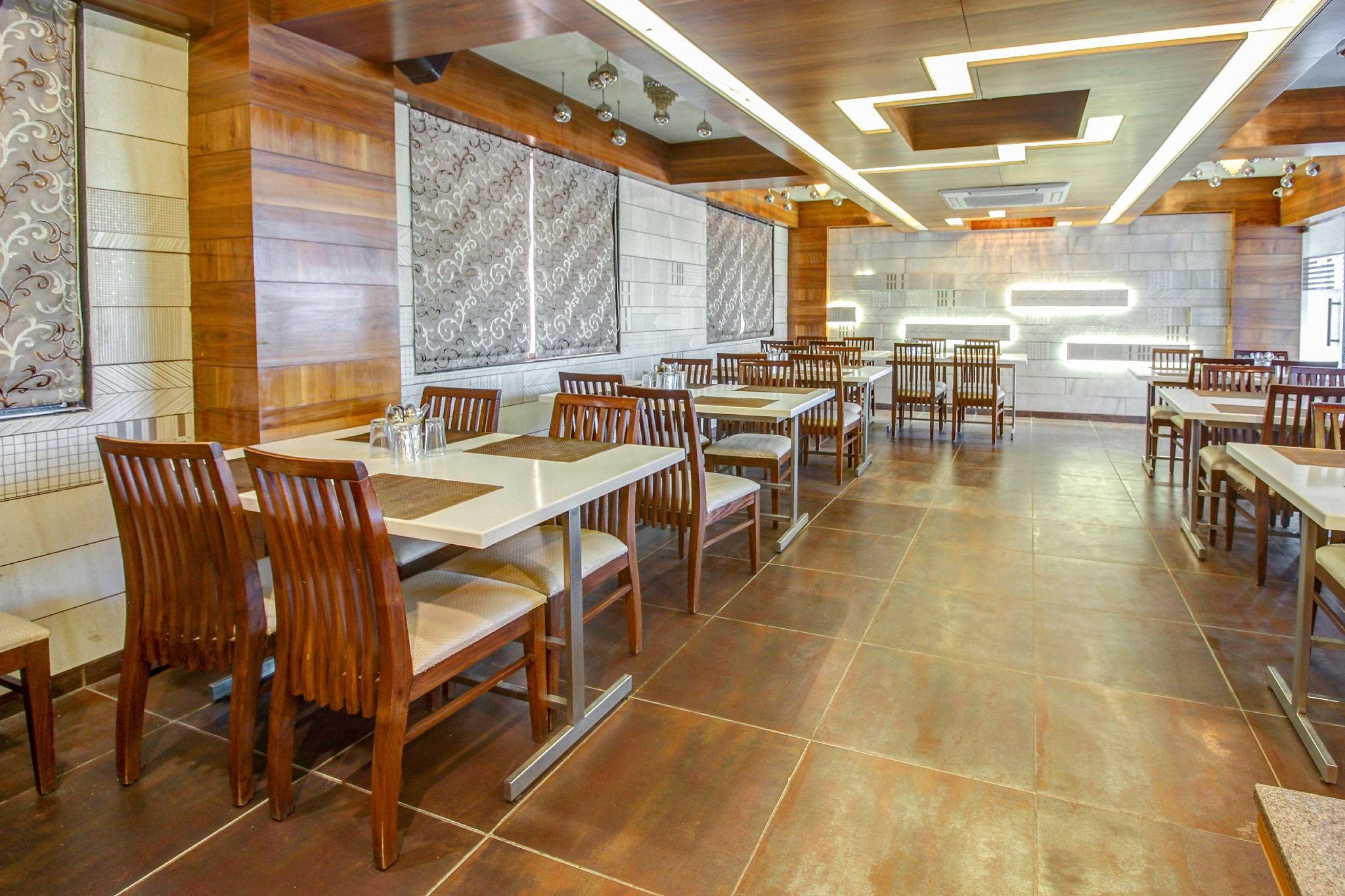 Food & Dining