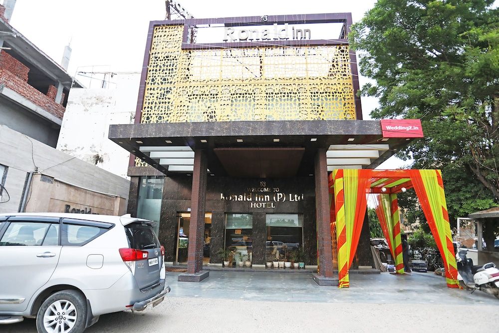 undefined OYO 8902 Hotel Ronald Inn
