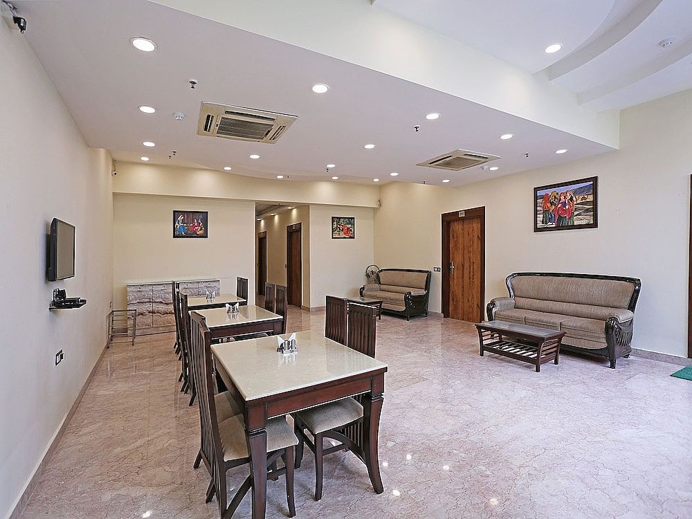 undefined OYO 9377 Prakash Continental 7