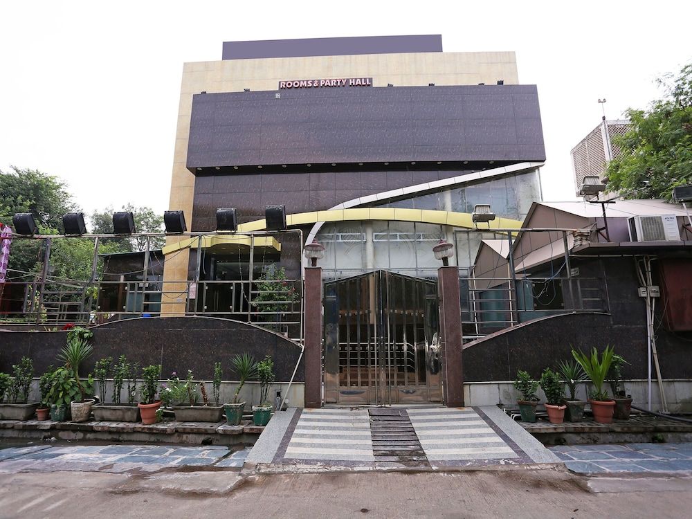 undefined OYO 9377 Prakash Continental