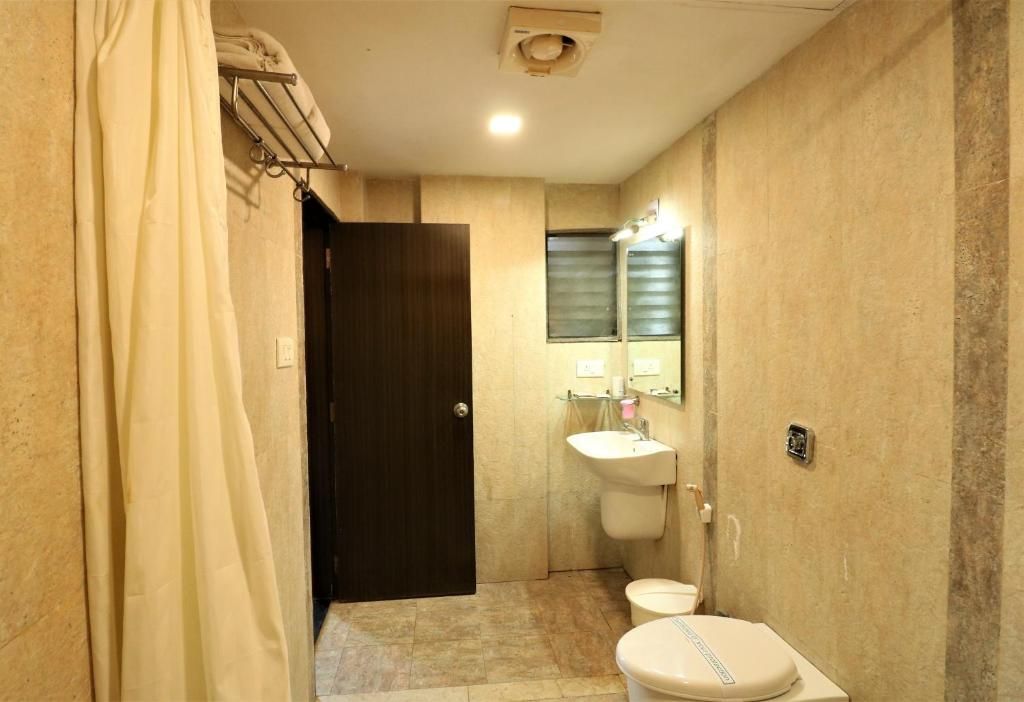 Goverdhan Greens Resort Deluxe Room with Balcony 6