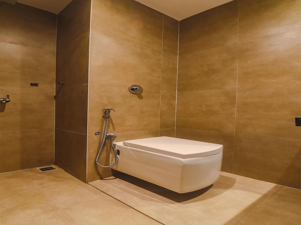 Capital O 36008 Comfort Hotel Double or Twin Room 13