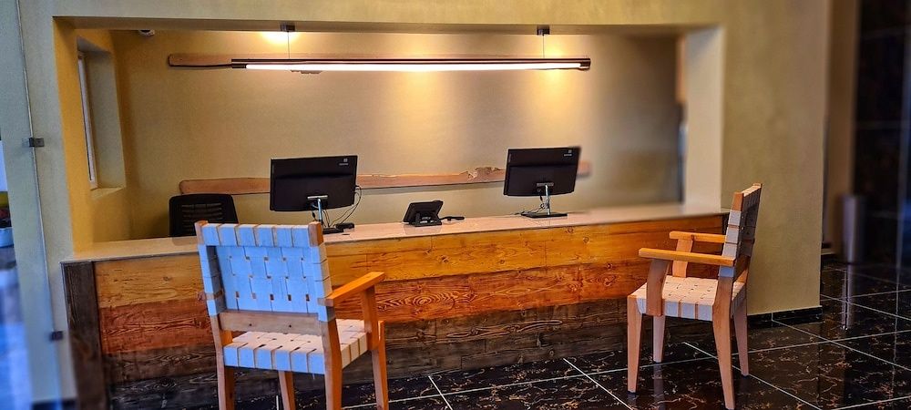 Check-in/check-out kiosk