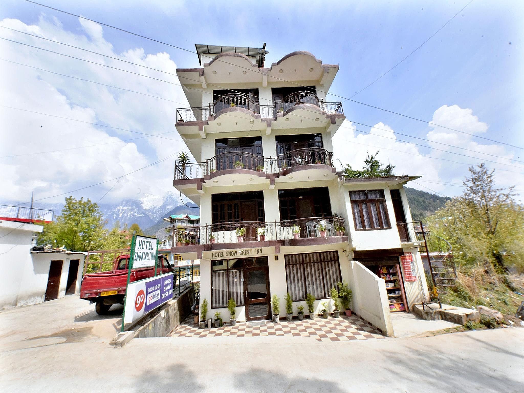 OYO 12238 Hotel Snow Crest Inn