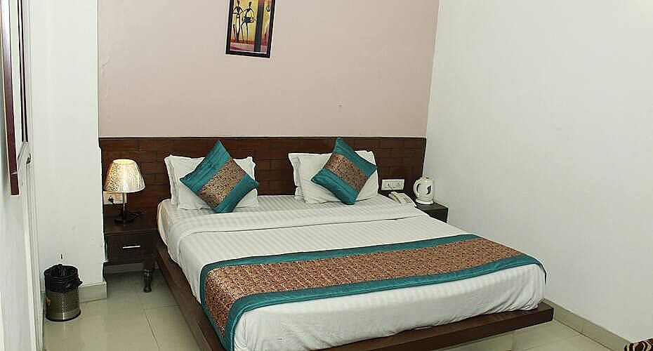 executive room bed room