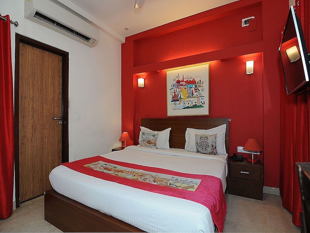 OYO Flagship 494 East of Kailash Premium Double Room, 1 Bedroom, Private Bathroom 3