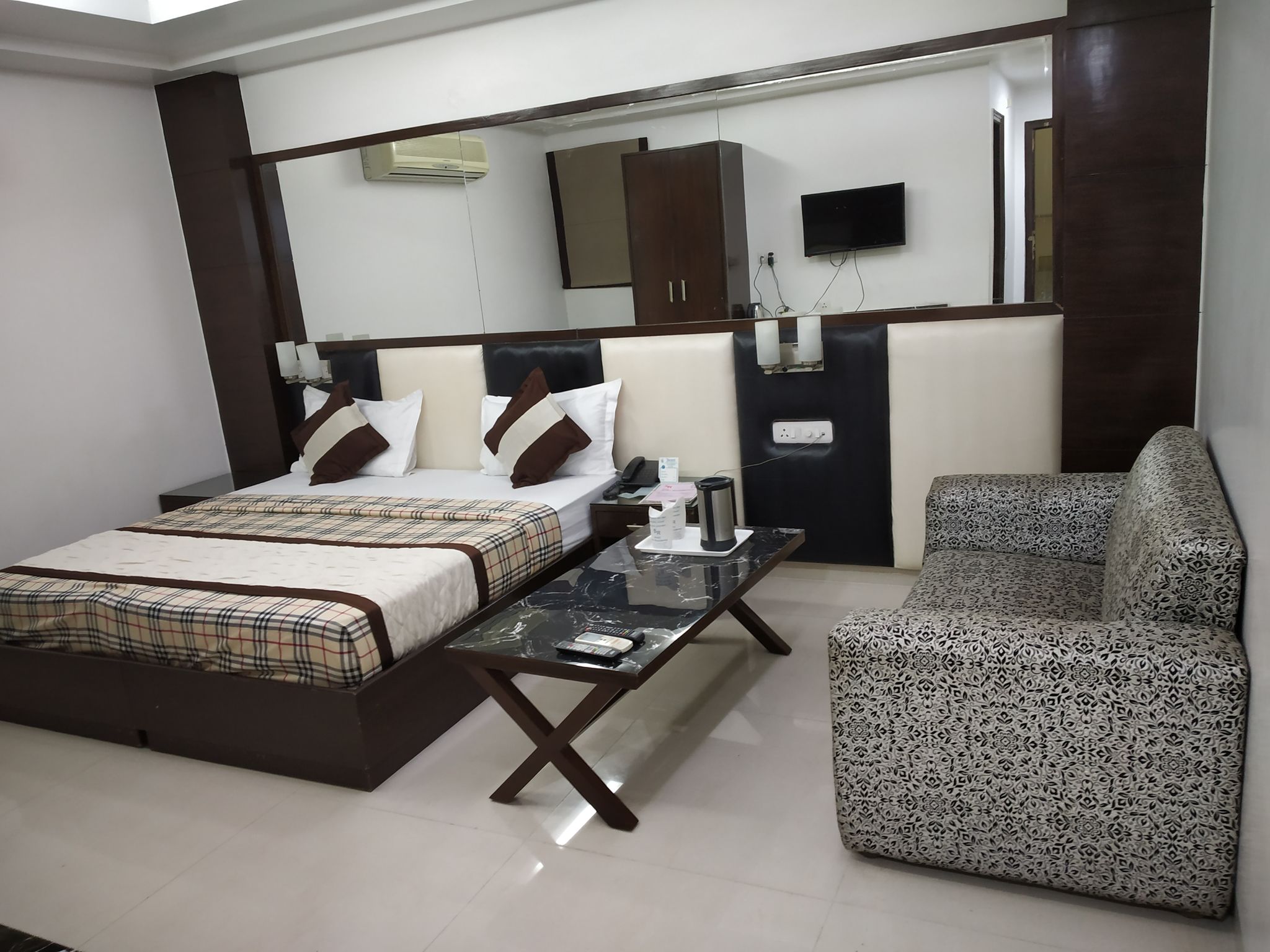 Hotel Sohi Residency Standard Room