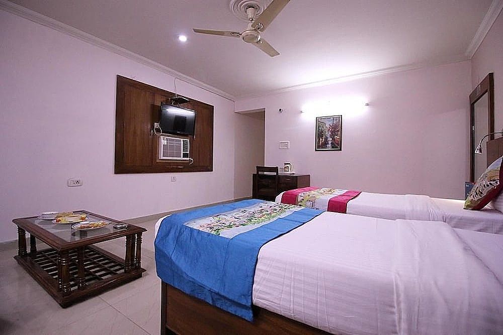 Hotel Sahiwa Deluxe Room 2