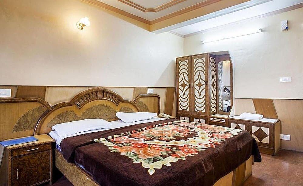 Hotel Sahiwa Deluxe Room 4