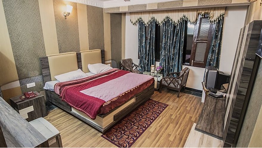 Hotel Sahiwa Deluxe Room 15