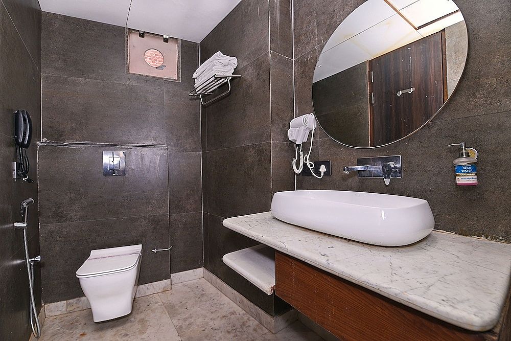 Staybook Hotel Nitya Maharani Deluxe Studio 15