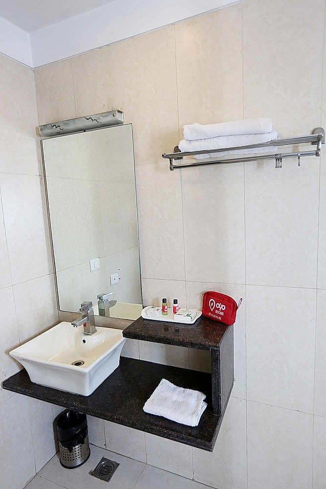 OYO 411 Hotel Relaxinn Standard Double or Twin Room, 1 Double Bed 13