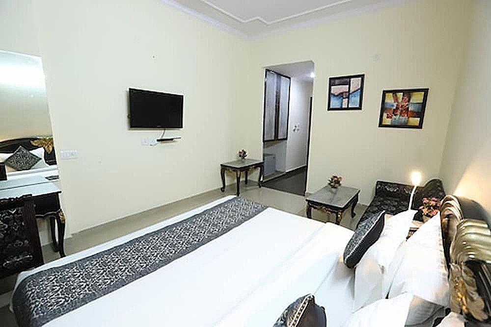 undefined Hotel 3BS Houses 8