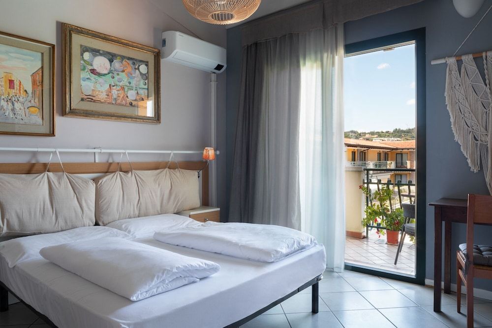 Le Terrazze Sul Lago Residence & Hotel Superior Suite, 1 Bedroom, Terrace, Lake View 2