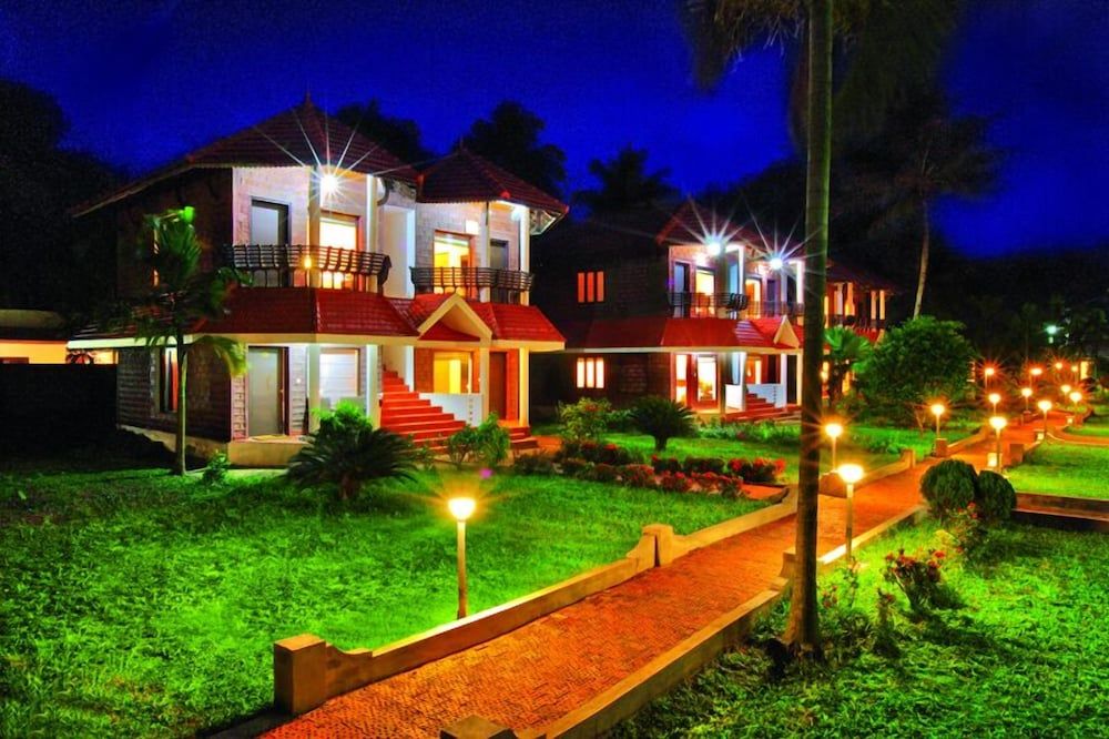 undefined Leisure Vacations Goldfield Lake Resort 2
