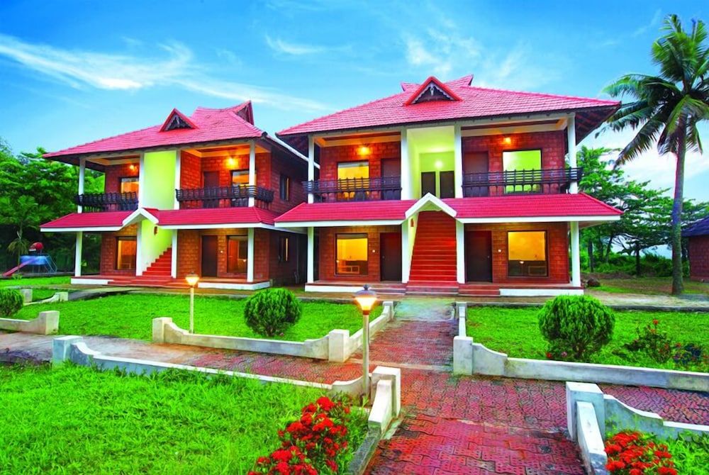 undefined Leisure Vacations Goldfield Lake Resort