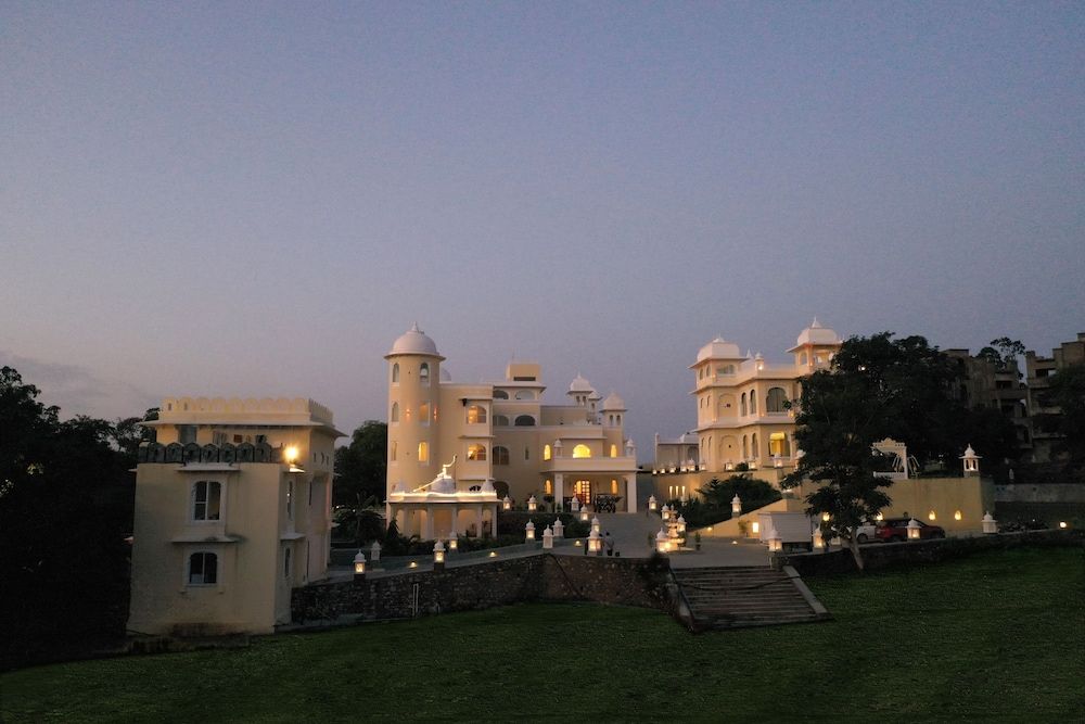 undefined The Everest Hill Resort 3