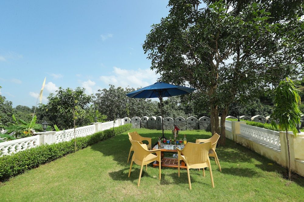 undefined The Everest Hill Resort