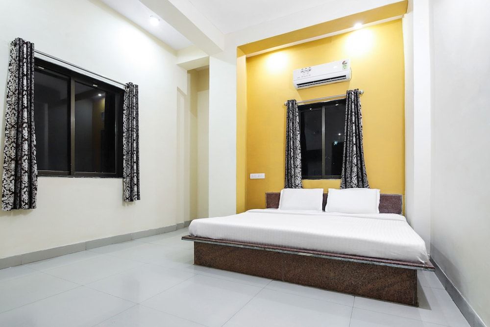 SPOT ON 49840 Hotel Kamal Darshan Room 12