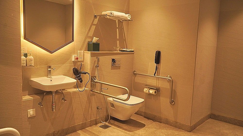 Holiday Inn Chandigarh Zirakpur, an IHG Hotel Room, 1 King Bed, Accessible (Mobility) 7