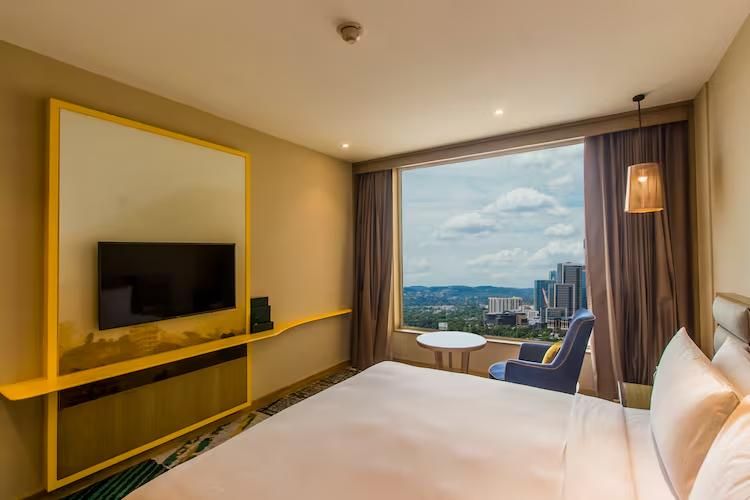 1 Bedroom and Living Area Non Smoking