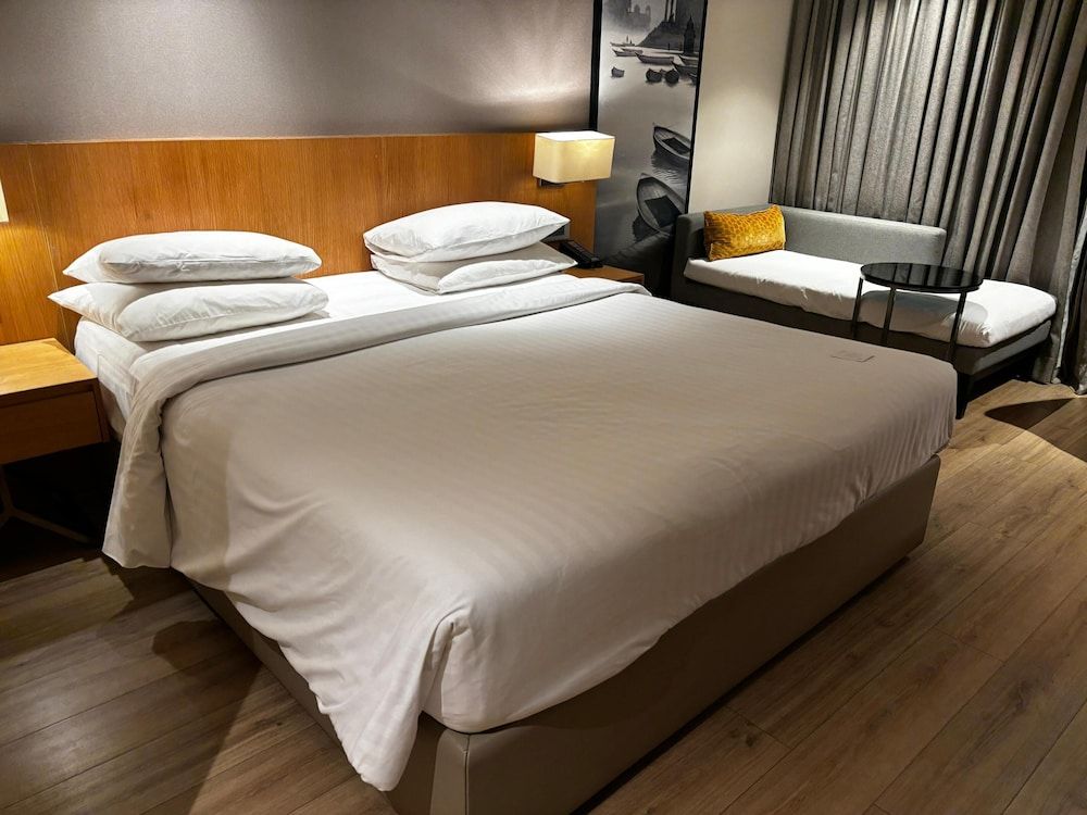 undefined Courtyard by Marriott Nashik 6