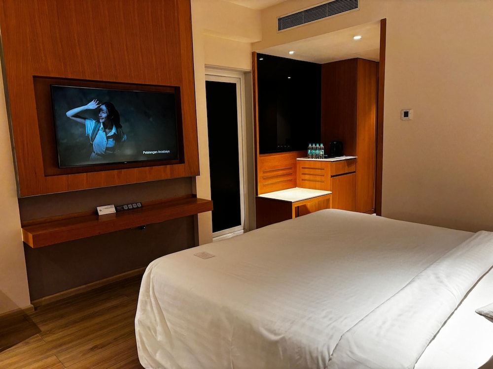 Courtyard by Marriott Nashik Room, 1 King Bed 6