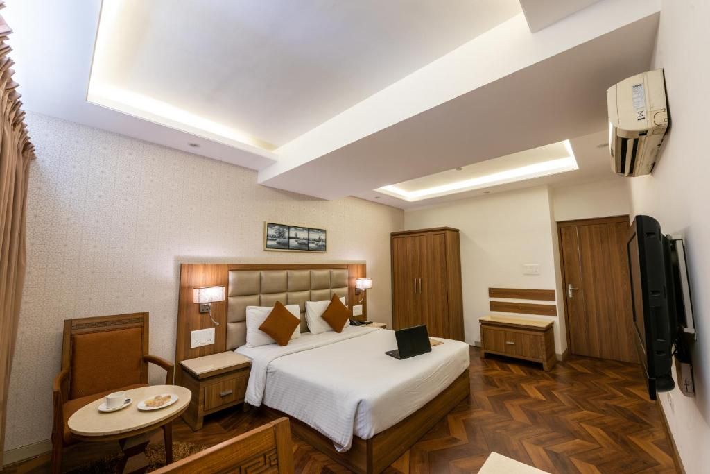 Click Hotels, Nashik Standard Room 12