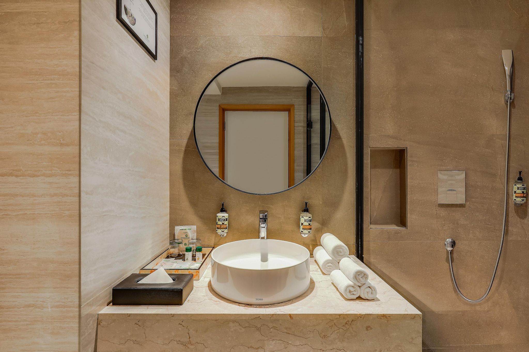 Lemon Tree Premier, Vijayawada Deluxe Room 8