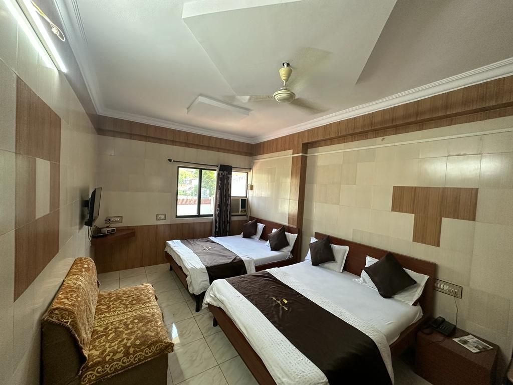 Deluxe Triple Room AC