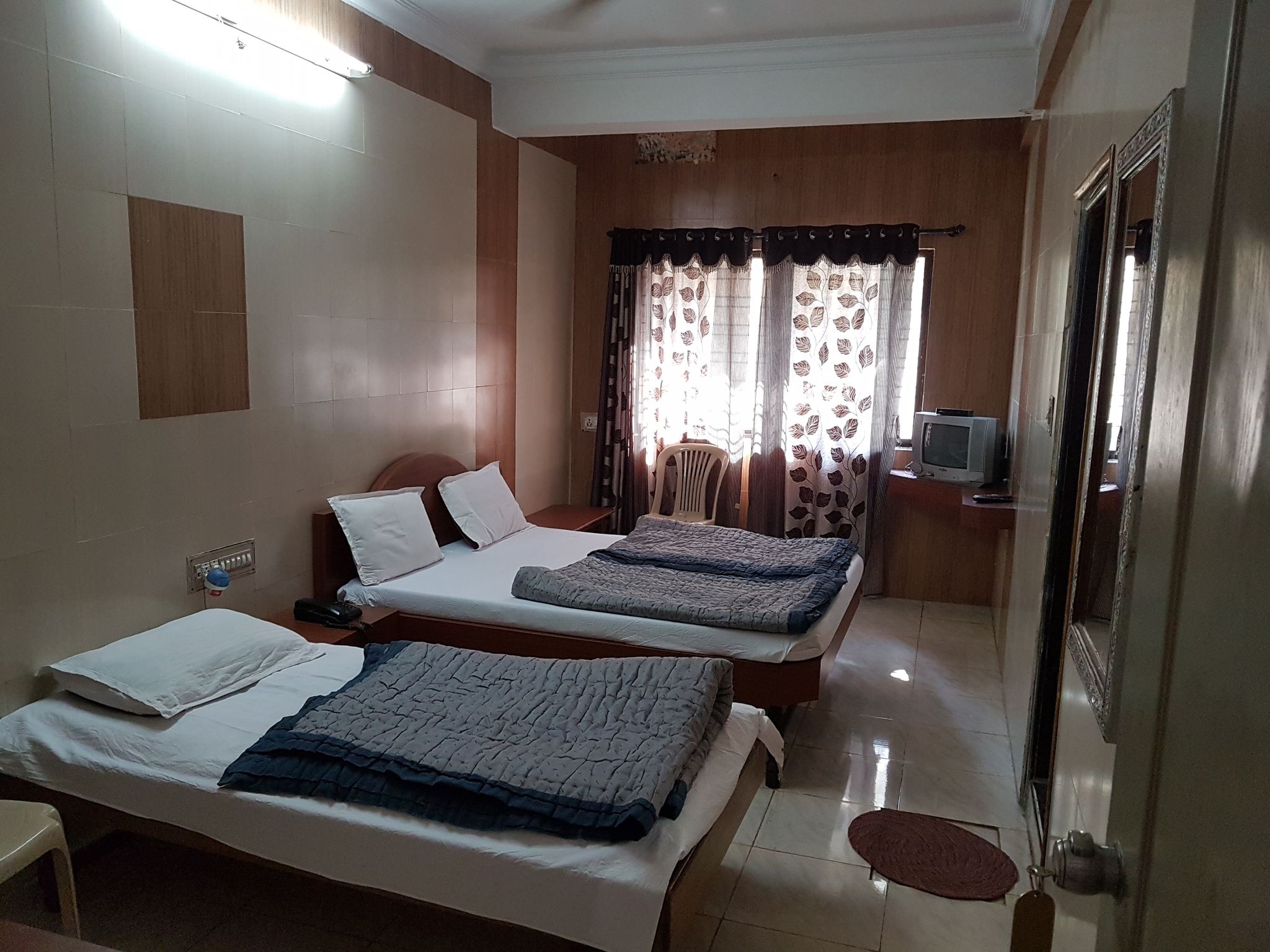 Comfort Triple AC Room
