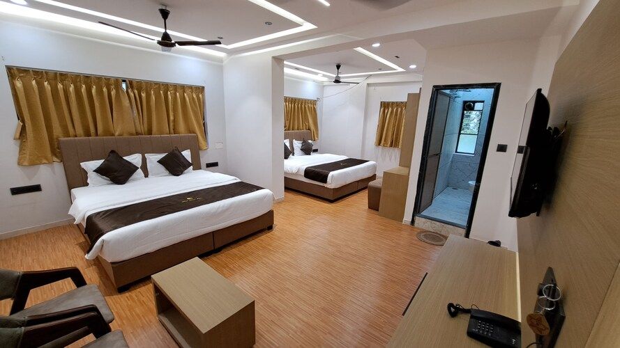 Superior Quadruple AC Room