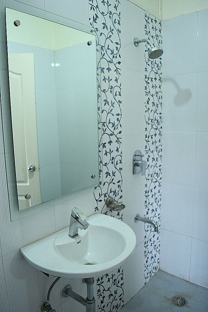 Ganga Darshnam Guest House Deluxe Room 11