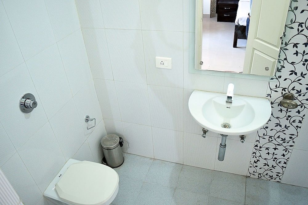 Ganga Darshnam Guest House Deluxe Room 10