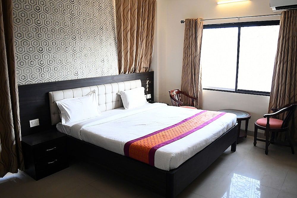 Ganga Darshnam Guest House Deluxe Room 7