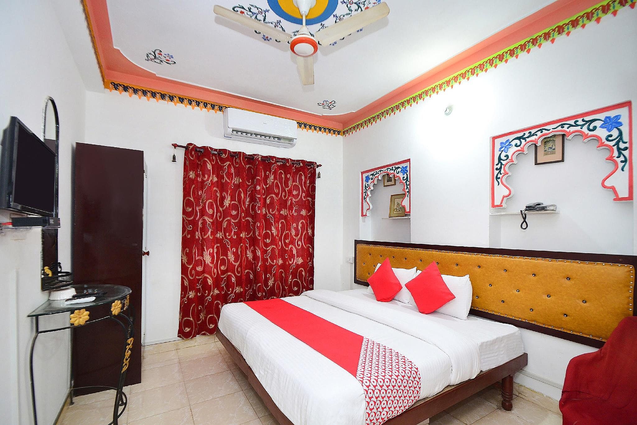 OYO Flagship 22901 Hotel Hanuman Ghat