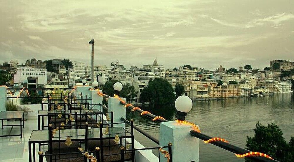 OYO Flagship 22901 Hotel Hanuman Ghat